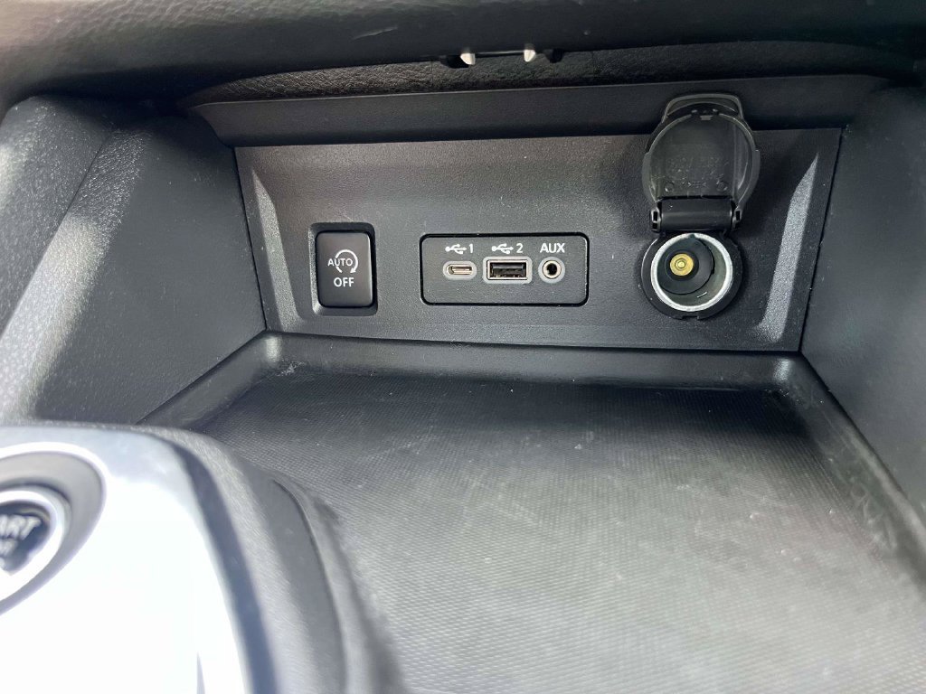 Used 2025 Nissan Sentra SV FWD image 24