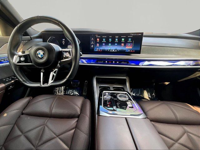 Used 2023 BMW 740i w/ Parking Assistance Package RWD image 9