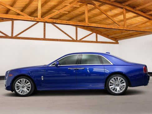 Used 2019 Rolls-Royce Ghost image 2