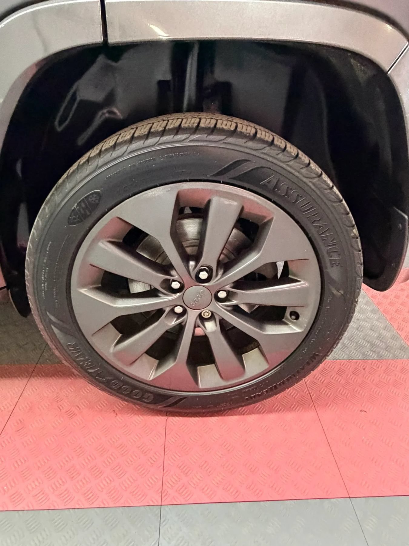 Used 2019 Jeep Cherokee High Altitude AWD/4WD image 41