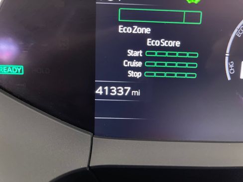 Certified 2024 Toyota Prius LE FWD image 19