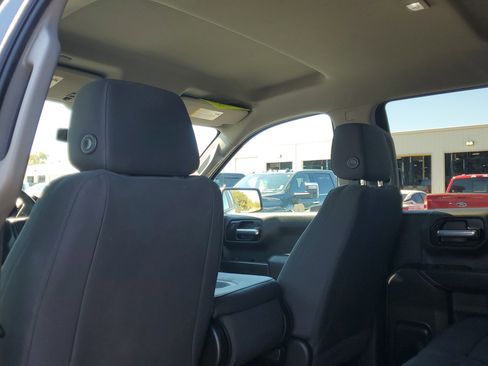 Used 2020 Chevrolet Silverado 1500 Custom w/ Custom Value Package image 13