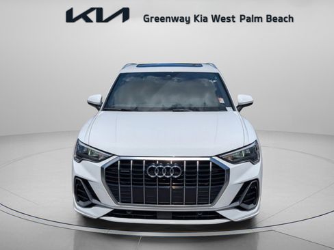 Used 2021 Audi Q3 2.0T Premium w/ Convenience Package AWD/4WD image 2