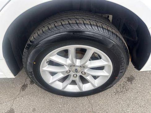 Used 2019 Ford Flex SE FWD image 11