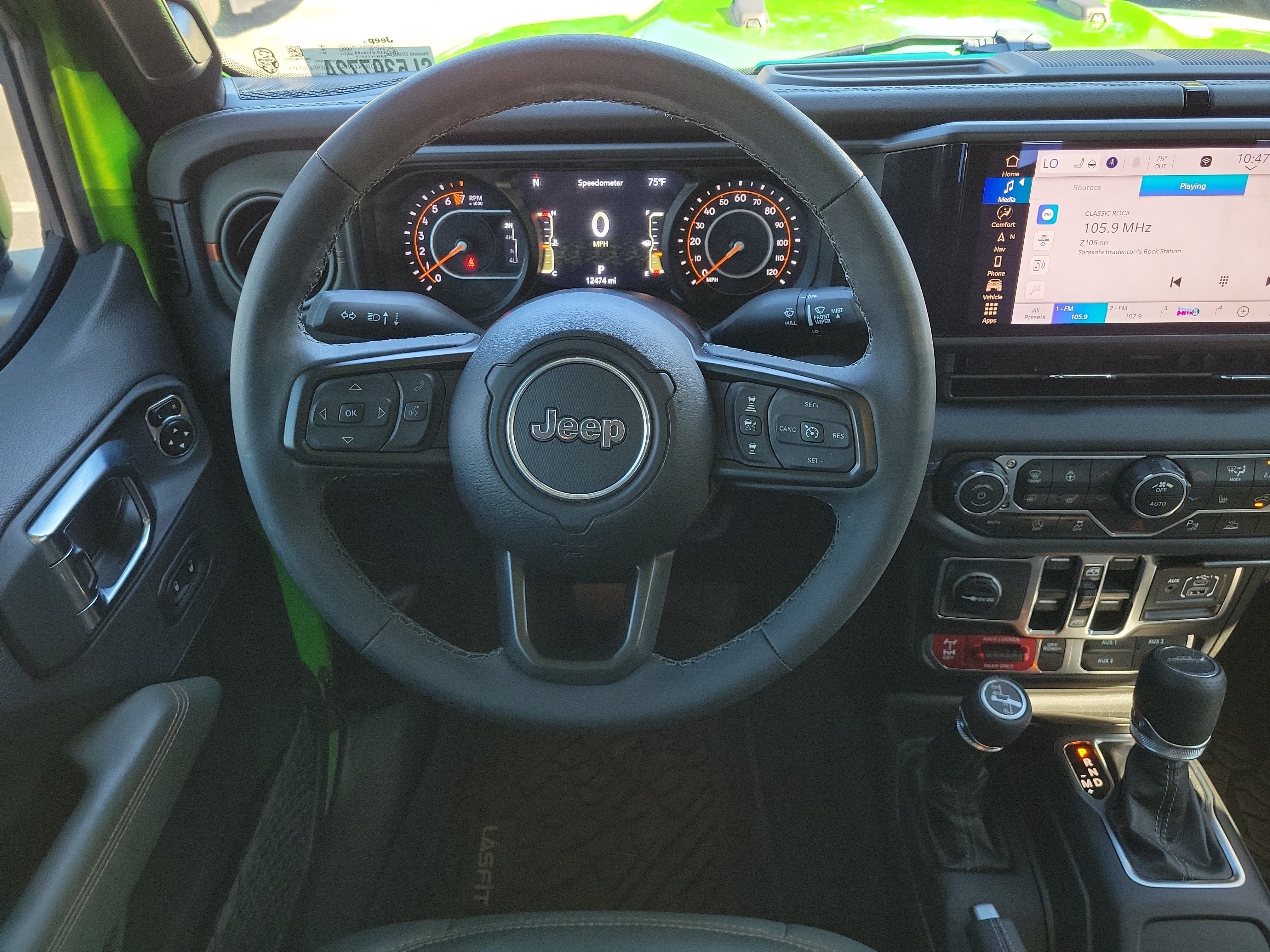 Used 2025 Jeep Gladiator Mojave w/ Safety Group AWD/4WD image 15