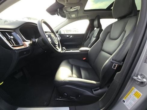 Certified 2025 Volvo V60 B5 Cross Country Plus image 5