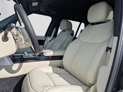 New 2025 Land Rover Range Rover SE image 4