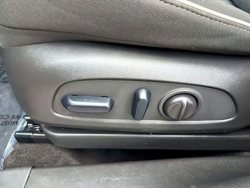 Used 2023 Chevrolet TrailBlazer LT w/ Convenience Package image 17