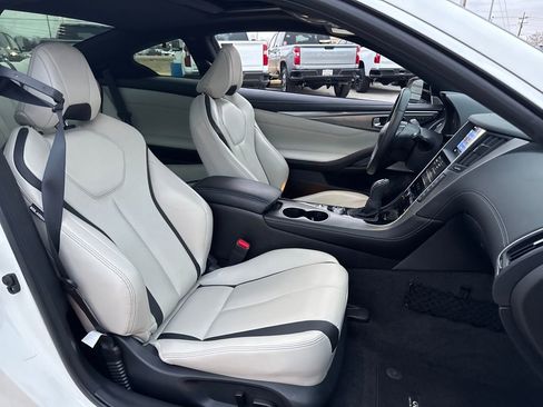 Used 2022 INFINITI Q60 3.0t Luxe w/ Essential Package image 11