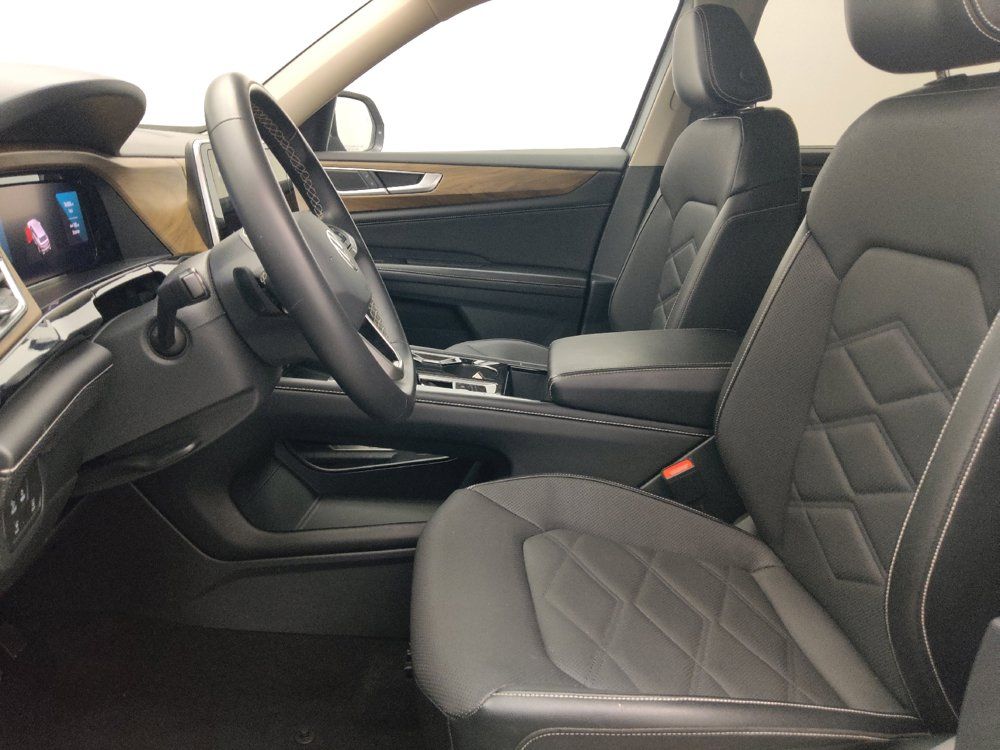 Used 2024 Volkswagen Atlas SE AWD/4WD image 17
