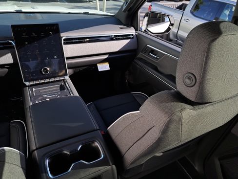 New 2026 GMC Sierra EV Elevation image 16