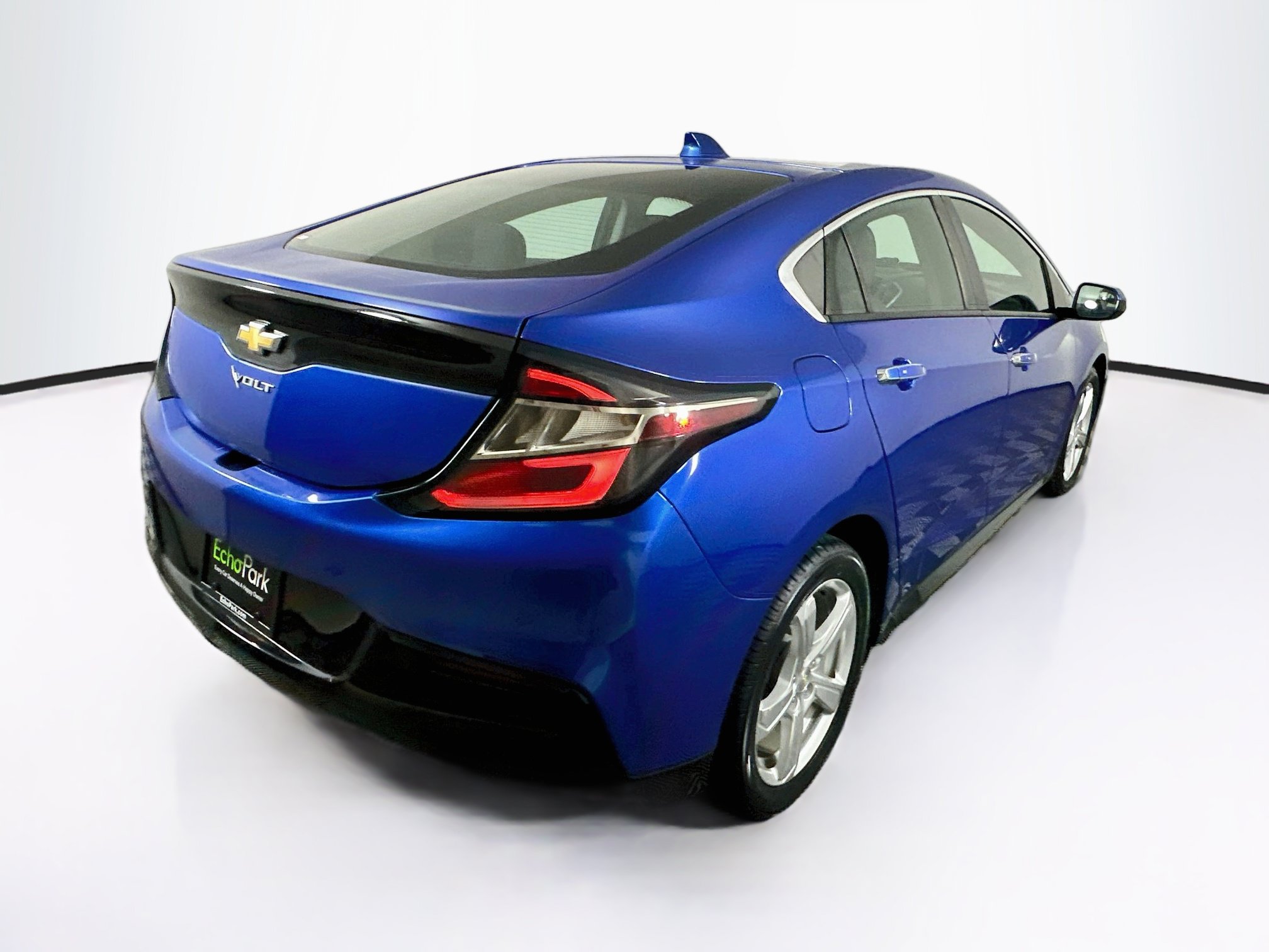 Used 2017 Chevrolet Volt LT w/ Comfort Package FWD image 9