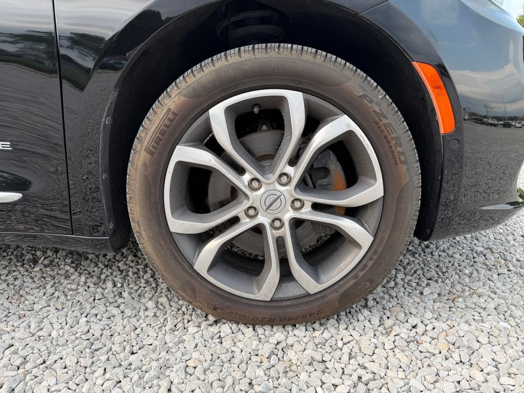 Used 2024 Chrysler Pacifica Pinnacle AWD/4WD image 42