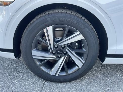 New 2026 Genesis GV70 3.5T Sport Advanced image 32