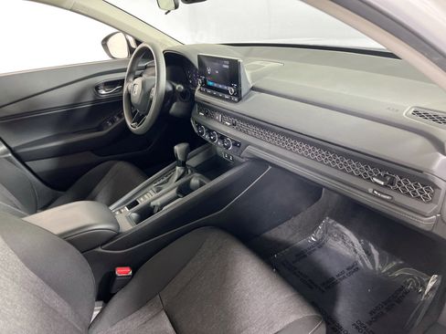 Used 2023 Honda Accord EX image 27