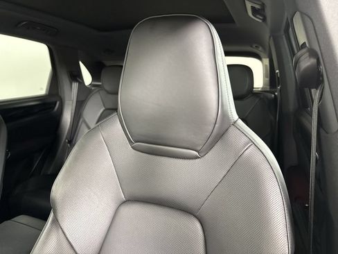 Certified 2023 Porsche Cayenne Platinum Edition AWD/4WD image 41