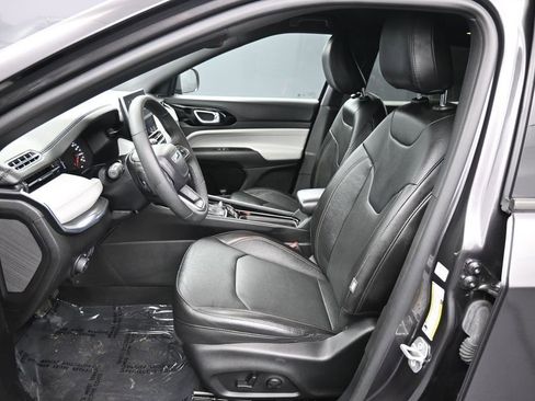 Used 2023 Jeep Compass Limited AWD/4WD image 18