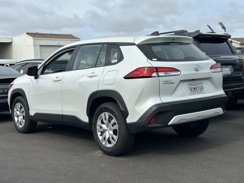 Certified 2025 Toyota Corolla Cross L FWD image 3
