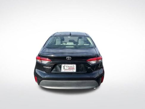 Used 2024 Toyota Corolla LE w/ LE Convenience Package image 5
