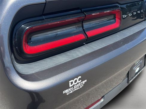 Used 2017 Dodge Challenger SRT Hellcat RWD image 25