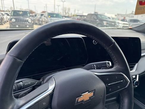 Used 2025 Chevrolet Equinox LT w/ Safety and Technology Package image 13