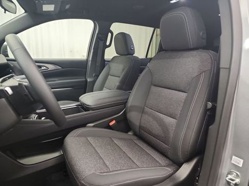 New 2026 Chevrolet Traverse LT image 15