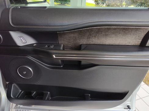 Used 2020 Ford Expedition Limited RWD image 36