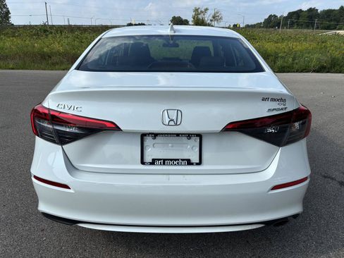 Used 2024 Honda Civic Sport image 4