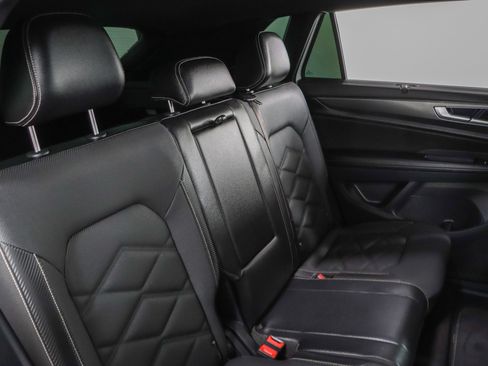 Used 2024 Volkswagen Atlas Cross Sport SE FWD image 28