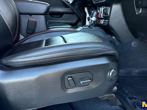 Used 2025 Jeep Wrangler Rubicon image 21