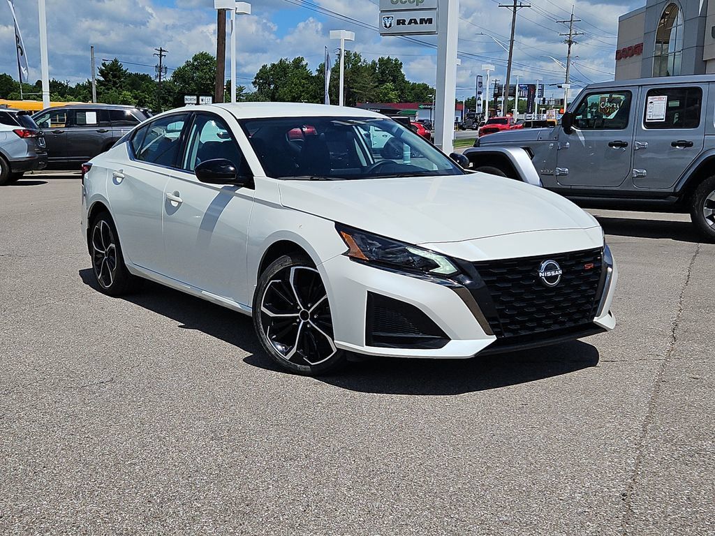 Used 2025 Nissan Altima 2.5 SR AWD/4WD image 31