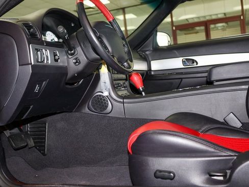 Used 2005 Ford Thunderbird image 7