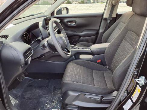 Used 2023 Honda HR-V LX image 13