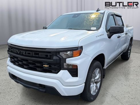 Used 2022 Chevrolet Silverado 1500 Custom RWD image 2