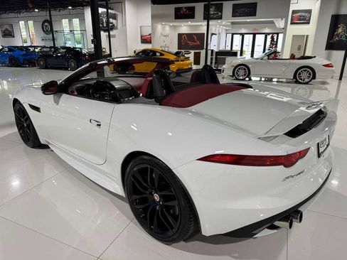 Used 2017 Jaguar F-TYPE R image 5