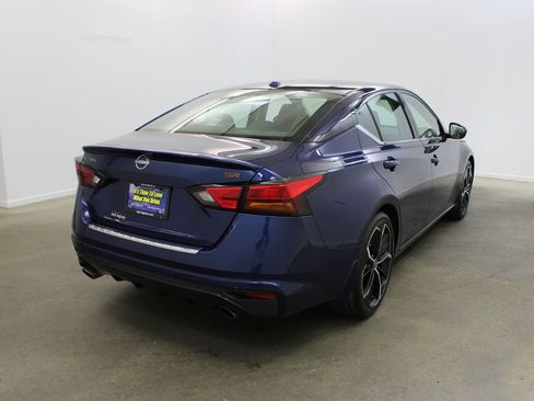Used 2023 Nissan Altima 2.5 SR w/ SR Premium Package FWD image 4