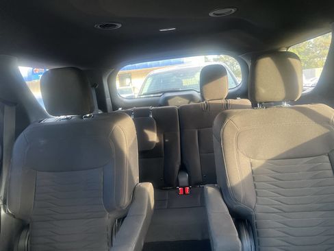 Used 2020 Ford Explorer XLT image 19