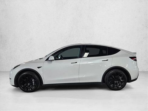 Used 2020 Tesla Model Y Long Range image 8