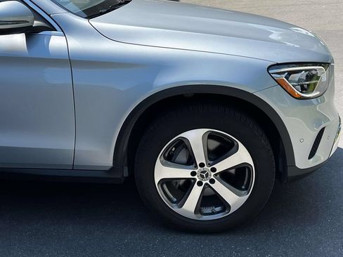 Used 2022 Mercedes-Benz GLC 300 4MATIC w/ Premium Package Lite image 9