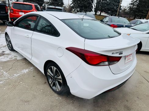 Used 2014 Hyundai Elantra image 5