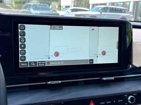 Used 2024 Kia Carnival EX FWD image 20