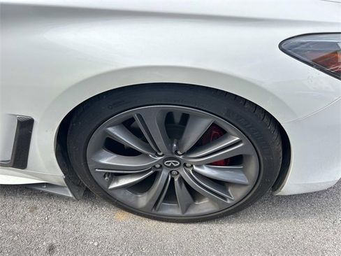 Used 2022 INFINITI Q60 Red Sport 400 w/ Carbon Fiber Package image 10