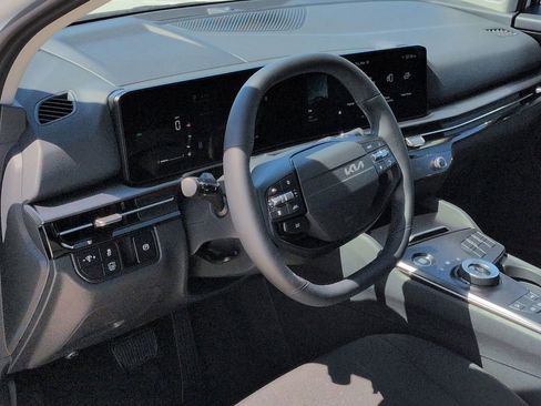 New 2026 Kia Sportage LX image 10