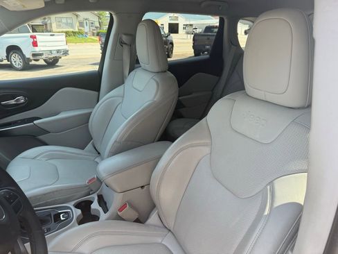 Certified 2021 Jeep Cherokee Latitude Lux w/ Mopar Interior Package image 10