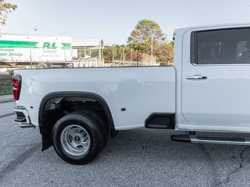 Used 2023 Chevrolet Silverado 3500 High Country w/ Safety Package II image 12