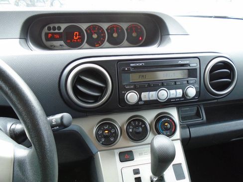 Used 2008 Scion xB FWD image 6