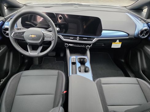 New 2026 Chevrolet Equinox EV LT w/ LPO, Blackout Package image 18