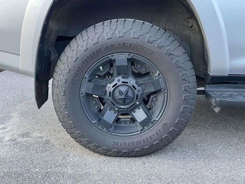 Used 2022 Toyota 4Runner SR5 image 5