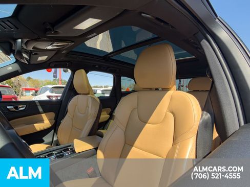Used 2023 Volvo XC60 B5 Ultimate w/ Protection Package Premier image 11