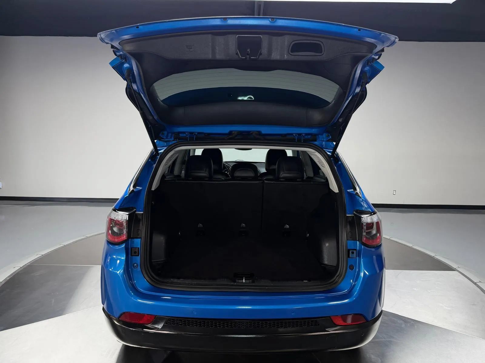 Used 2020 Jeep Compass Latitude FWD image 13